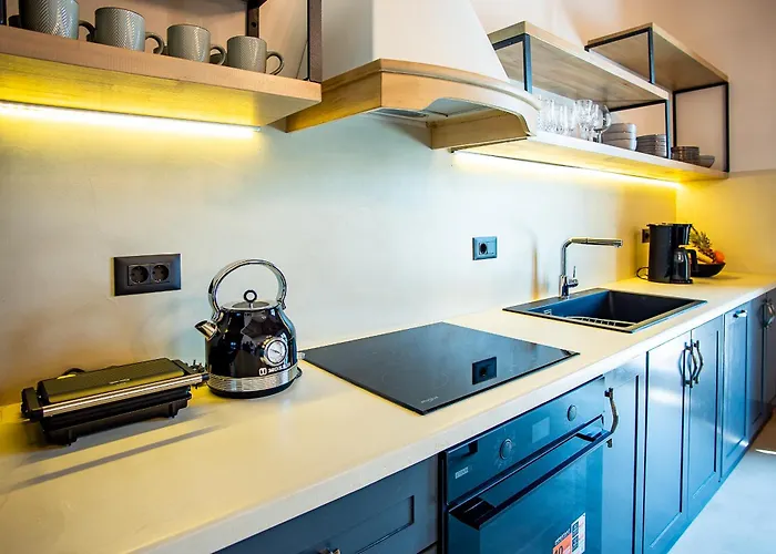 Luxury Emily * Svoronata